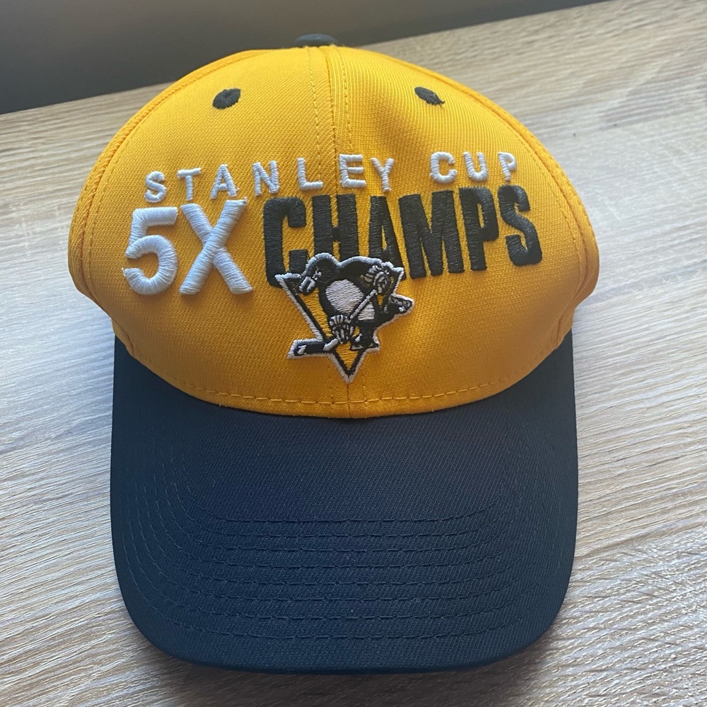 Pittsburgh Penguin Stanley cup hat NWT